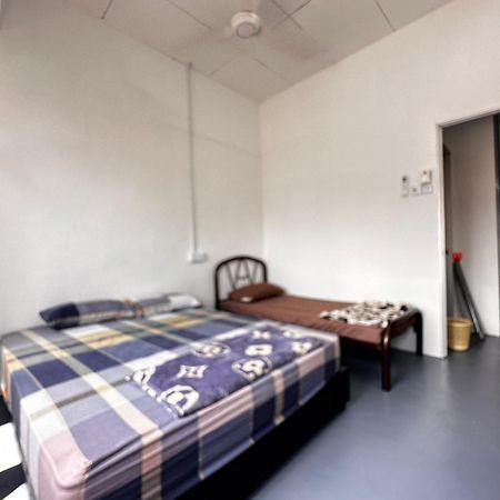 Jiaxin Dormitory - Puteri Wangsa 家馨旅舍 Ulu Tiram Exterior photo