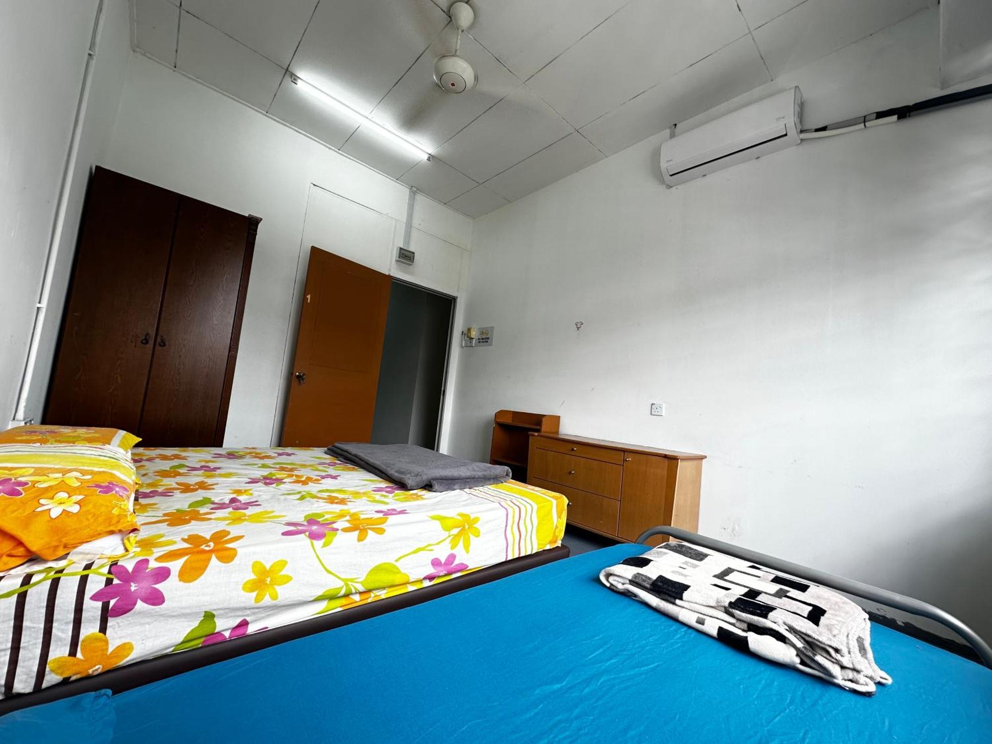 Jiaxin Dormitory - Puteri Wangsa 家馨旅舍 Ulu Tiram Exterior photo