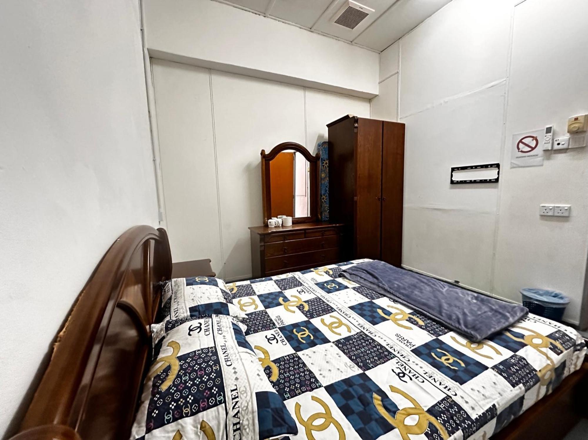 Jiaxin Dormitory - Puteri Wangsa 家馨旅舍 Ulu Tiram Exterior photo