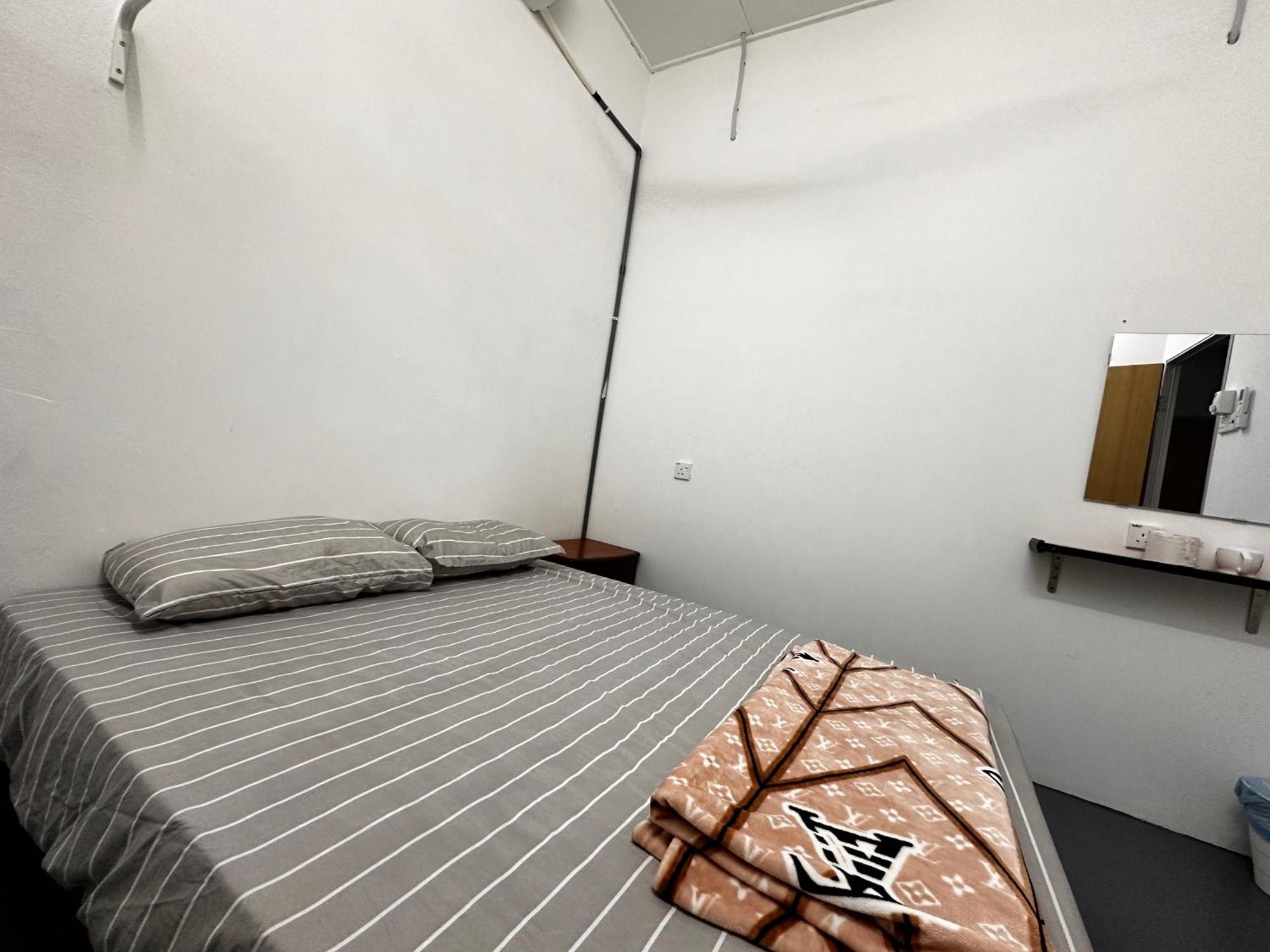 Jiaxin Dormitory - Puteri Wangsa 家馨旅舍 Ulu Tiram Exterior photo