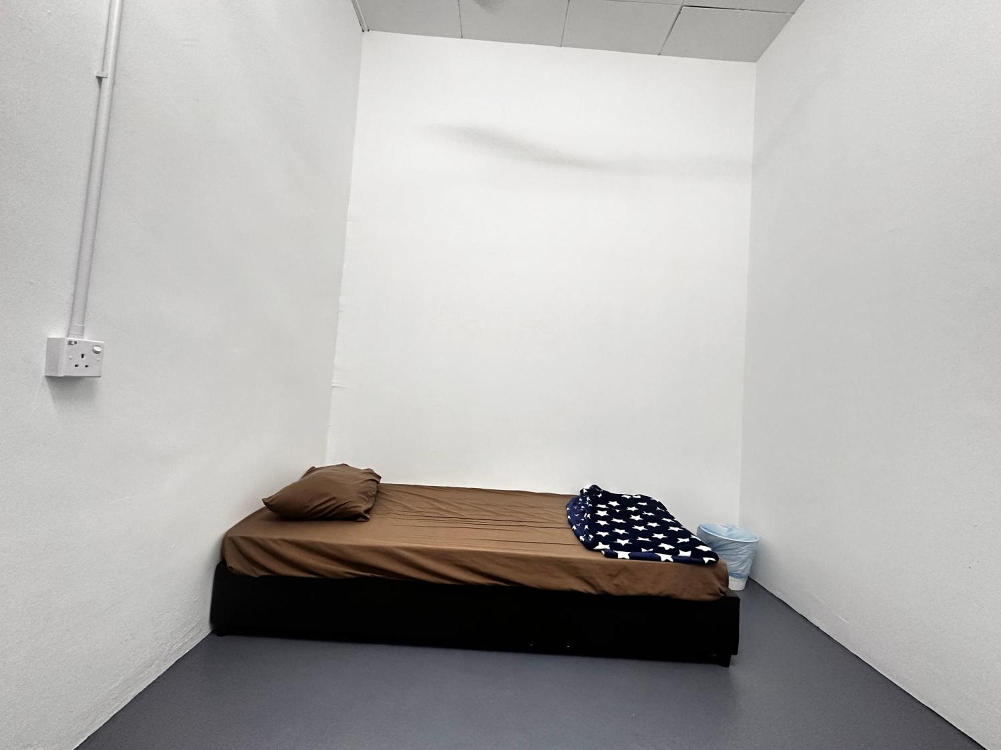Jiaxin Dormitory - Puteri Wangsa 家馨旅舍 Ulu Tiram Exterior photo
