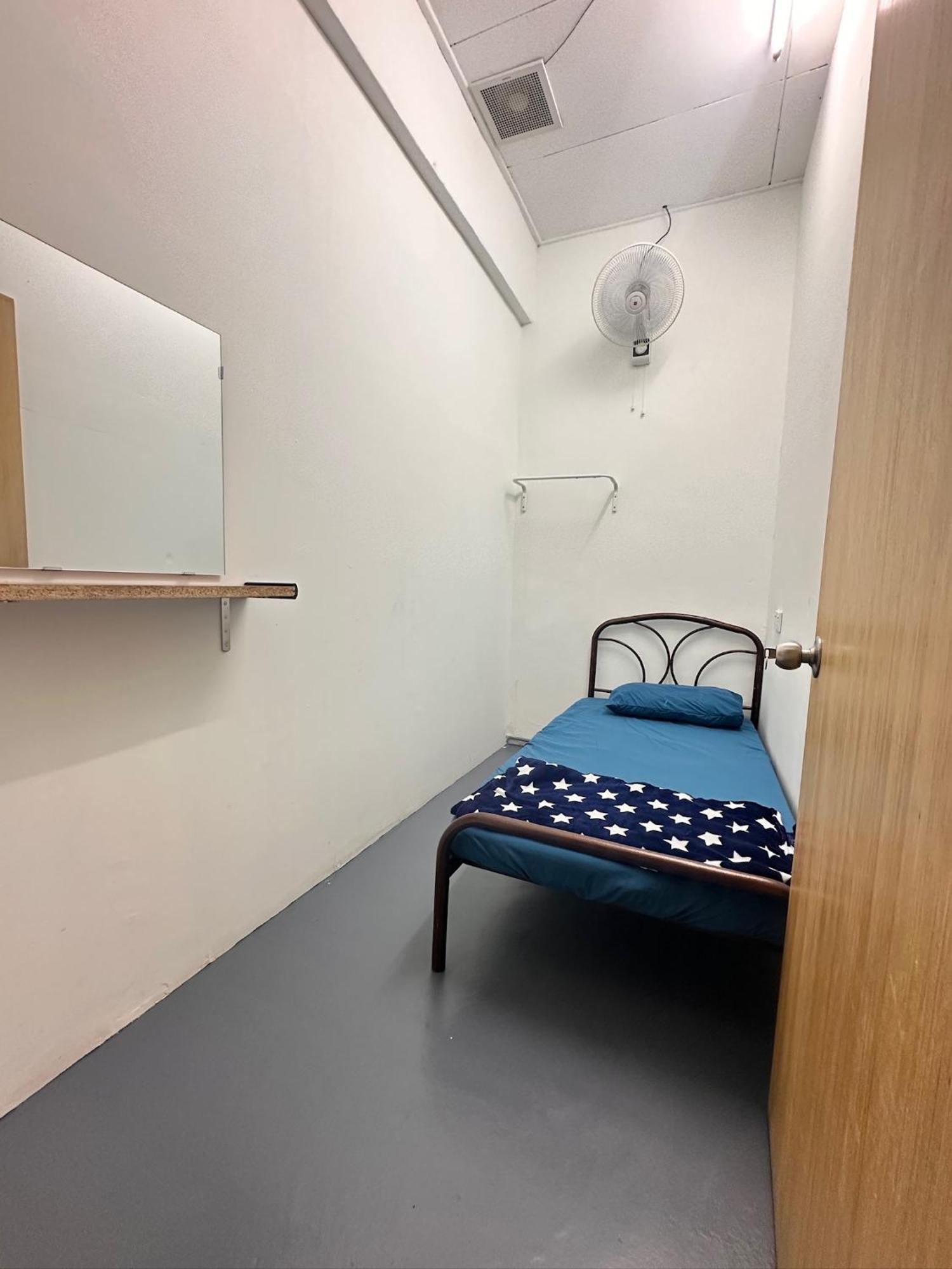 Jiaxin Dormitory - Puteri Wangsa 家馨旅舍 Ulu Tiram Exterior photo
